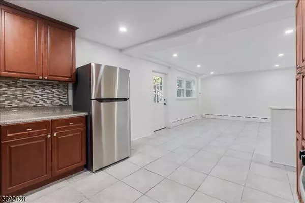 218 Corabelle Ave, Lodi Boro, NJ 07644