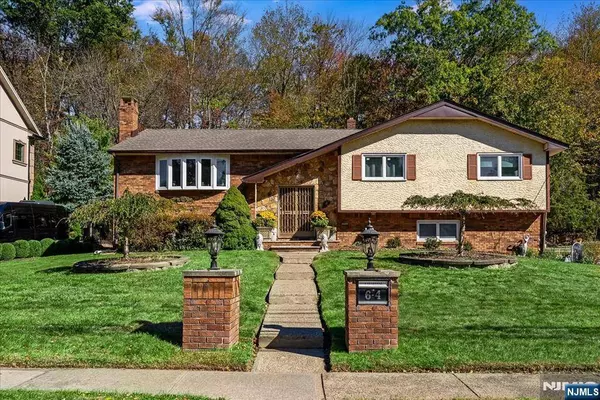 64 Kiwanis DR, Wayne, NJ 07470