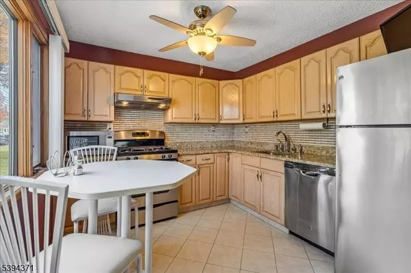 81 Maple Hill Rd, Clifton City, NJ 07013