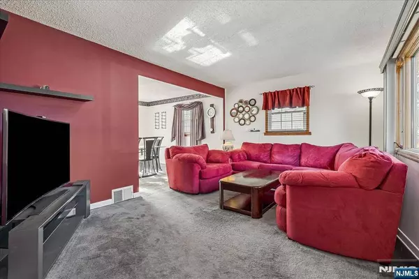 81 Maple Hill RD, Clifton, NJ 07013