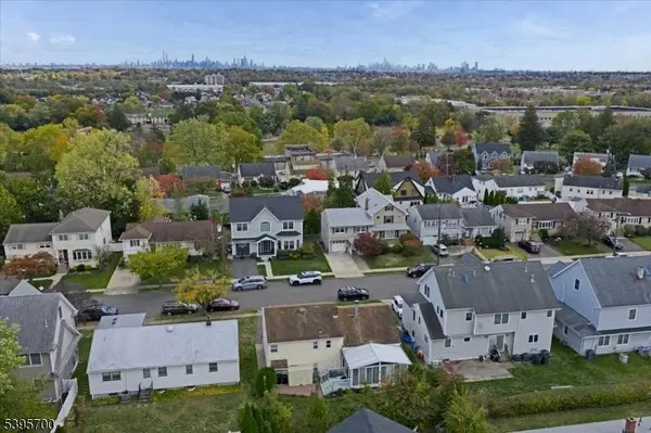 24 Lorrie Ln, Clifton City, NJ 07012