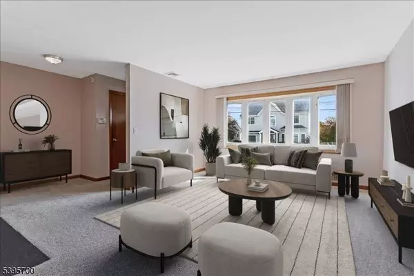 24 Lorrie Ln, Clifton City, NJ 07012