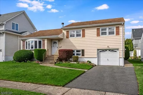 24 Lorrie Ln, Clifton City, NJ 07012