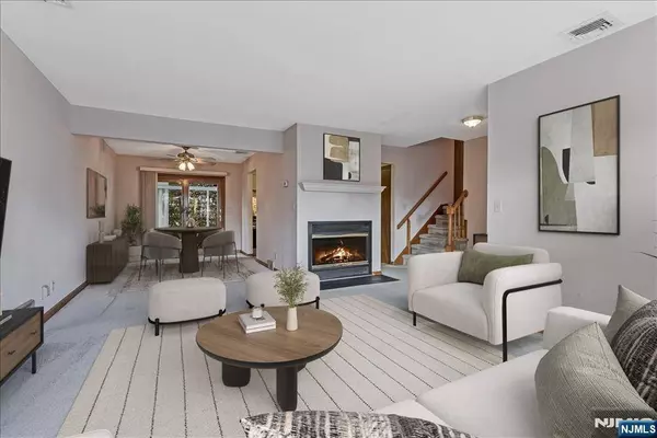 24 Lorrie LN, Clifton, NJ 07012