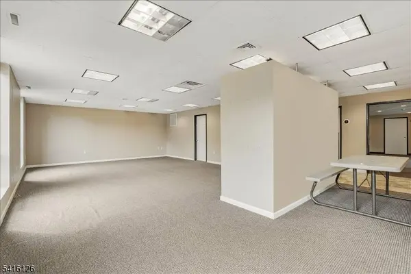3 Tice Rd, Franklin Lakes Boro, NJ 07417