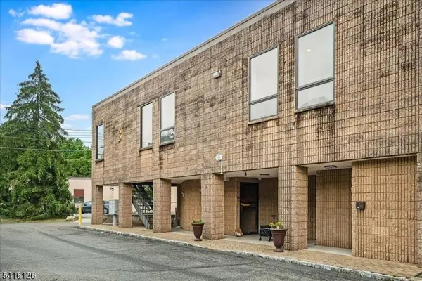 3 Tice Rd, Franklin Lakes Boro, NJ 07417