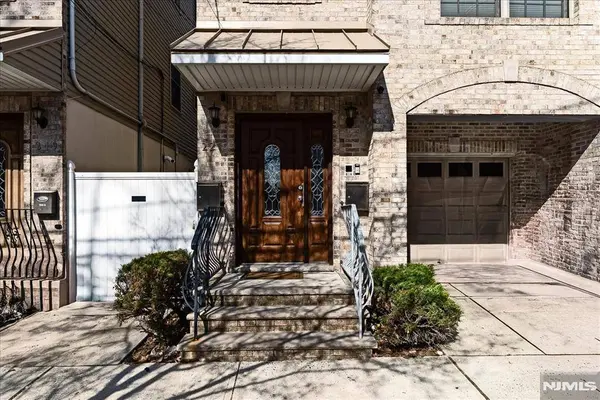 221 Sherman AVE #2, Jersey City, NJ 07307