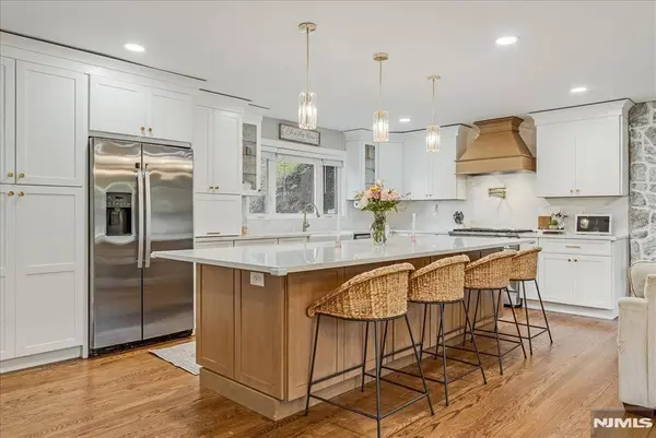 9 Linden LN, Wayne, NJ 07470