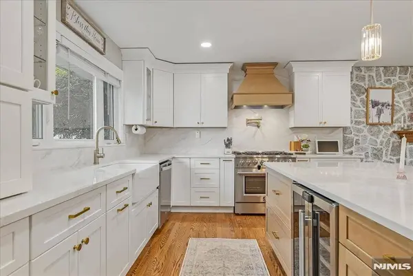 9 Linden LN, Wayne, NJ 07470