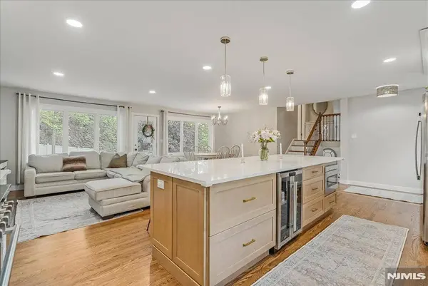 9 Linden LN, Wayne, NJ 07470