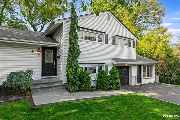 9 Linden LN, Wayne, NJ 07470
