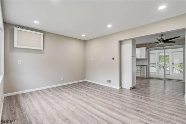 75 Fichter St, Bloomingdale Boro, NJ 07403