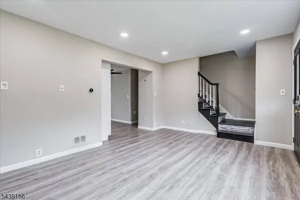 75 Fichter St, Bloomingdale Boro, NJ 07403