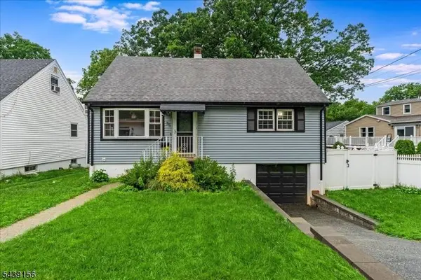 75 Fichter St, Bloomingdale Boro, NJ 07403