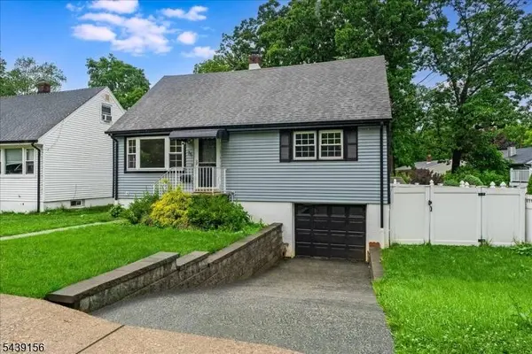 75 Fichter St, Bloomingdale Boro, NJ 07403