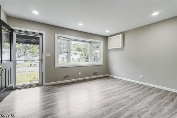 75 Fichter St, Bloomingdale Boro, NJ 07403