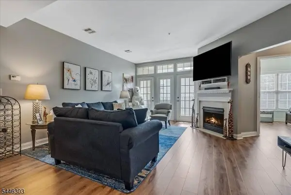 8205 Harcourt Rd #8205, Clifton City, NJ 07013
