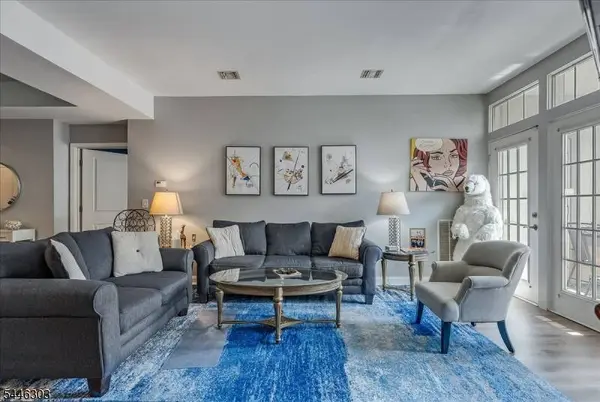8205 Harcourt Rd #8205, Clifton City, NJ 07013