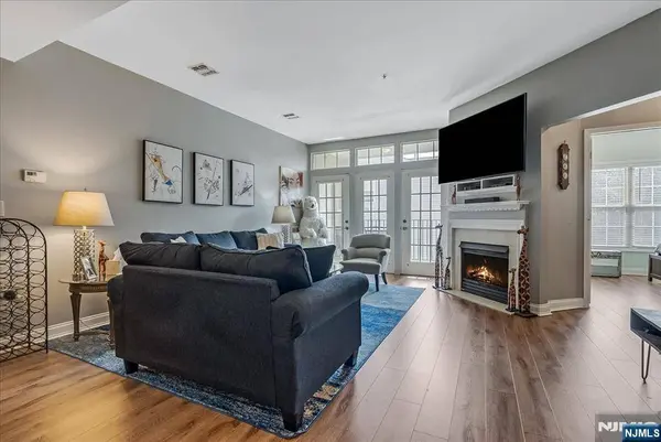 8205 Harcourt #8205, Clifton, NJ 07013