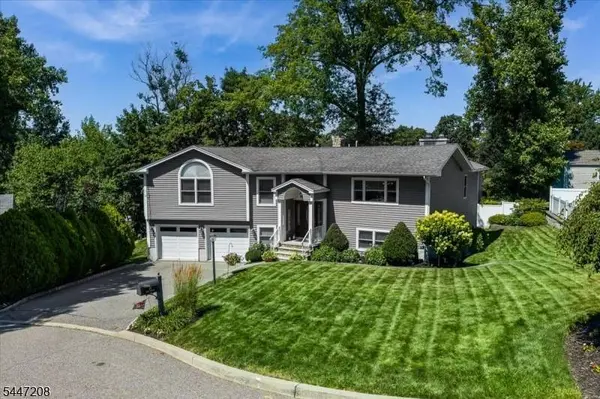 18 Dean Ave
