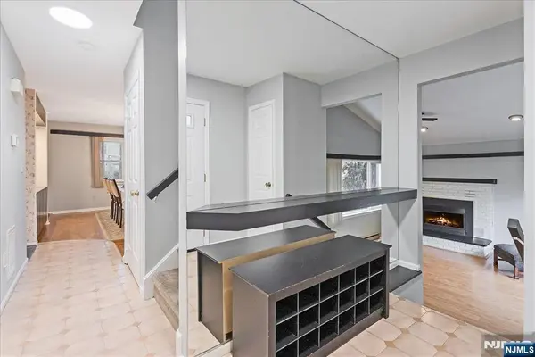 108 Saratoga SQ, Wayne, NJ 07470