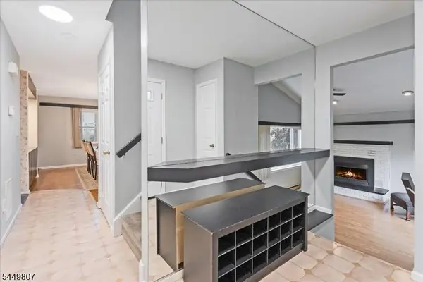 108 Saratoga Sq, Wayne Twp., NJ 07470