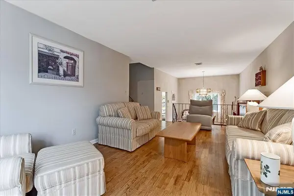 85 Tremont TER, Wanaque, NJ 07465