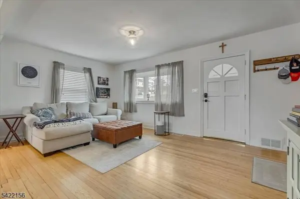 36 Hoover St, North Arlington Boro, NJ 07031
