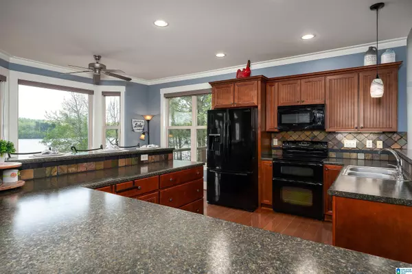 436 PERKINS LANDING COVE, Columbiana, AL 35051