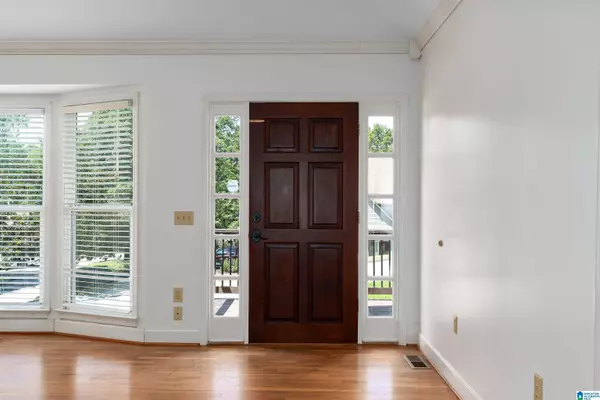 2058 LAKEVIEW LANE, Birmingham, AL 35244