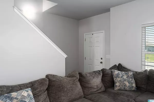 323 CLEAR CREEK LANE, Calera, AL 35040