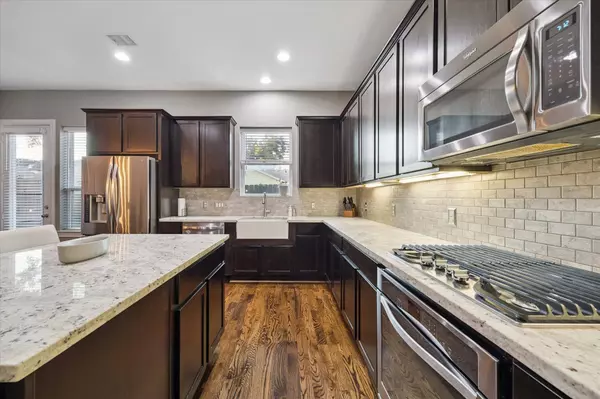 1115 E 27th ST, Houston, TX 77009