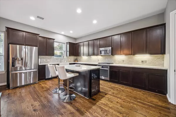 1115 E 27th ST, Houston, TX 77009