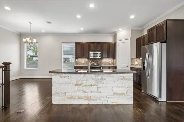 1105 E 27th ST #B, Houston, TX 77009