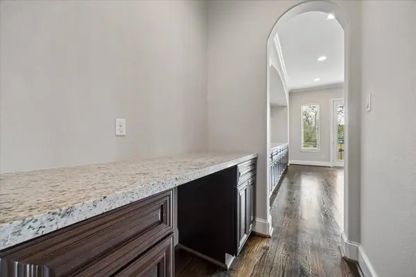 1105 E 27th ST #B, Houston, TX 77009