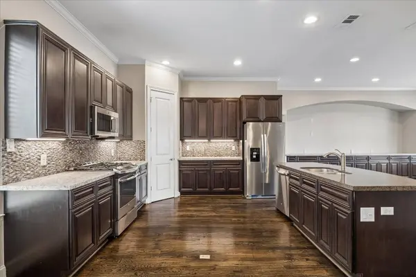 1105 E 27th ST #B, Houston, TX 77009