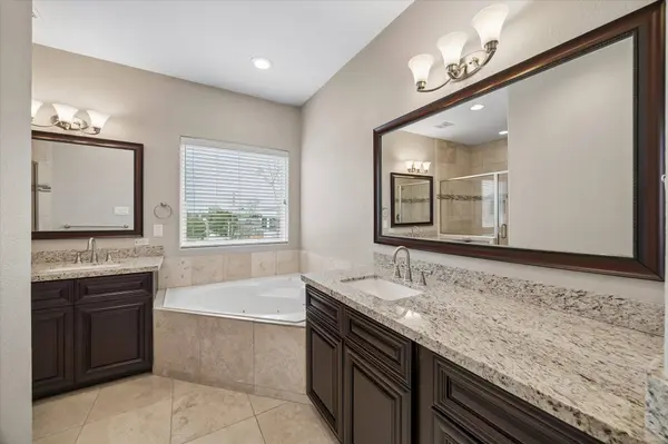 1105 E 27th ST #B, Houston, TX 77009