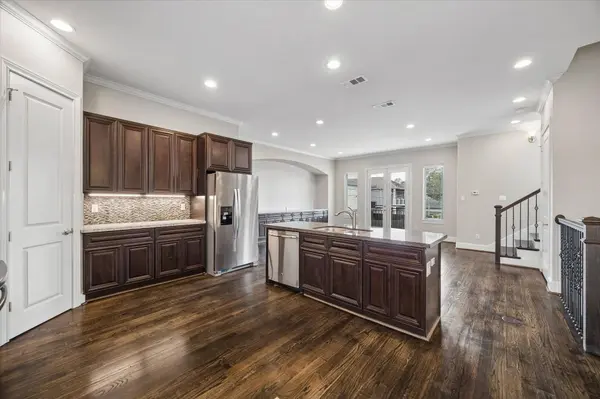 1105 E 27th ST #B, Houston, TX 77009
