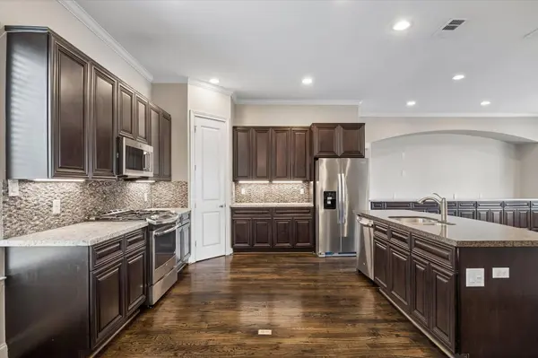 1105 E 27th ST #B, Houston, TX 77009