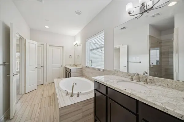 1113 E 27th ST, Houston, TX 77009