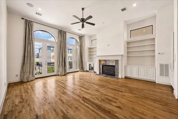 5817 Feagan ST, Houston, TN 77007