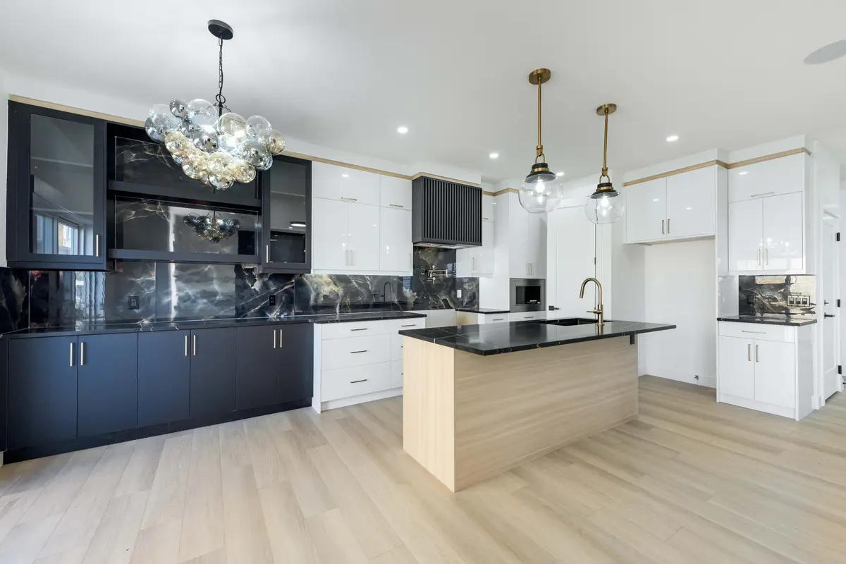 43 Saddlecrest Link NE, Calgary, AB T3J 0Z3