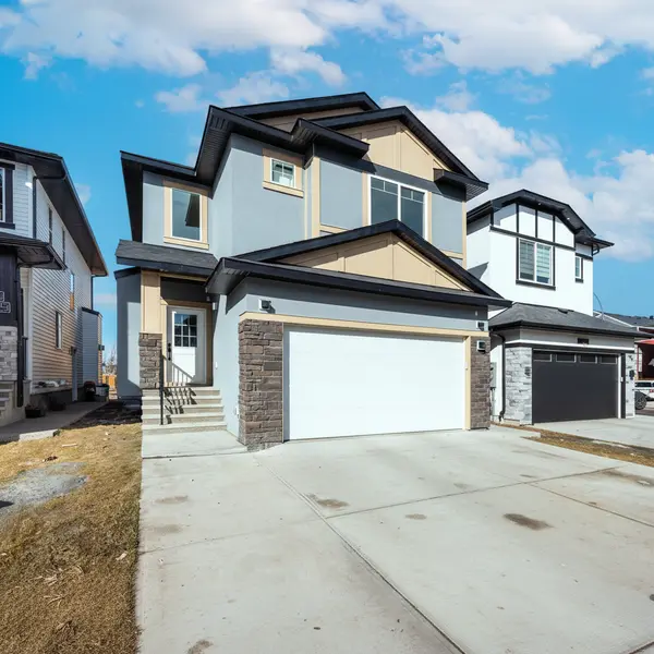 43 Saddlecrest Link NE, Calgary, AB T3J 0Z3