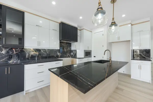 43 Saddlecrest Link NE, Calgary, AB T3J 0Z3