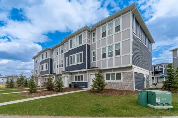 33 merganser DR #203, Chestermere, AB T1X2S3