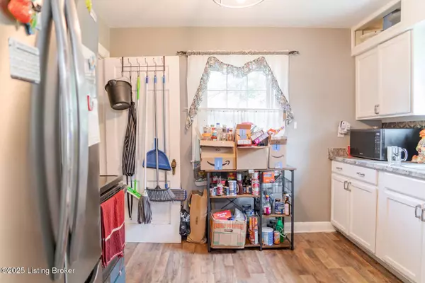 130 E Ashland Ave, Louisville, KY 40214