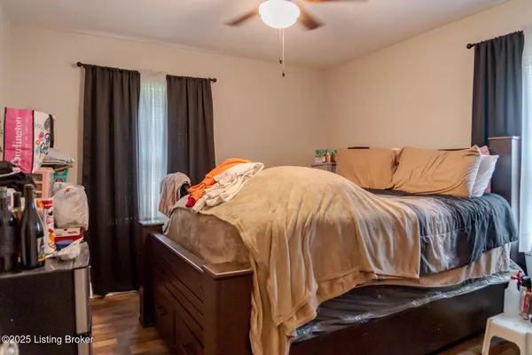 130 E Ashland Ave, Louisville, KY 40214