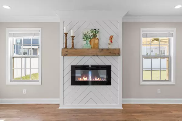 1732 Heritage Dr, Clarksville, TN 37043