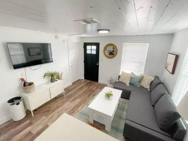 2402 Santa Rita ST, Austin, TX 78702