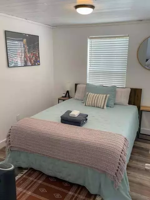 2402 Santa Rita ST, Austin, TX 78702